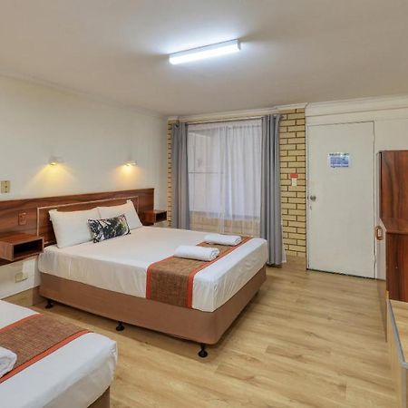 Bryants Motel Рома Екстериор снимка